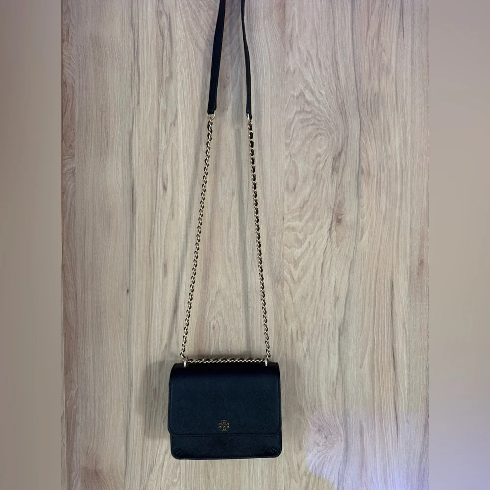 Tory Burch Black Saffiano Leather Shoulder or crossbody bag in black w/Gold Logo